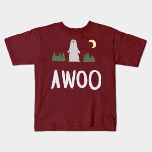 awoo cute night wolf animal T-shirt design Kids T-Shirt